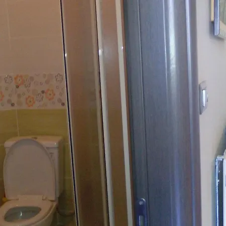 ανεξάρτητος * Vernardhaíika